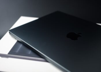 MacBook Ultra Apple