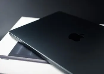 MacBook Ultra Apple