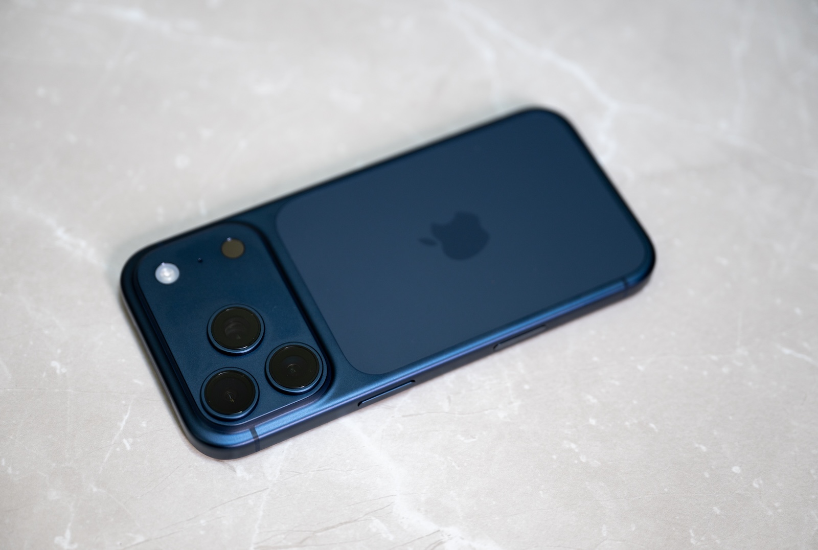 iPhone Apple