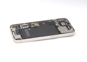 iPhone replaceable battery EU