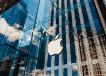 Apple share price target