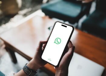 WhatsApp Online green dot