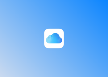 iCloud icon on a blue gradient as a symbolic image for the iCloud backdoor in Great Britain