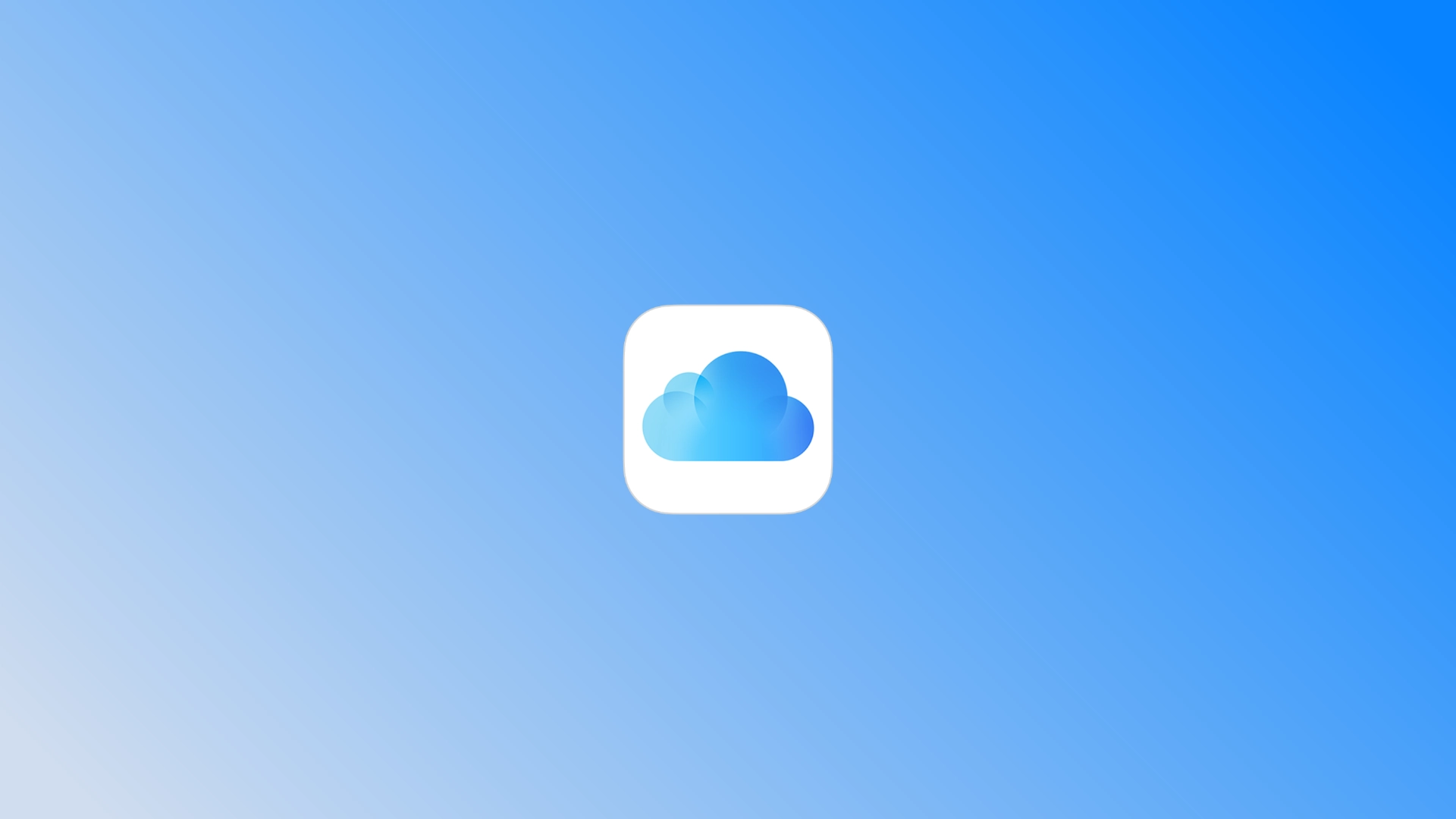iCloud icon on a blue gradient as a symbolic image for the iCloud backdoor in Great Britain