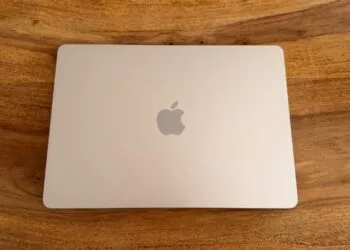 Closed MacBook Air in Polaris on a table