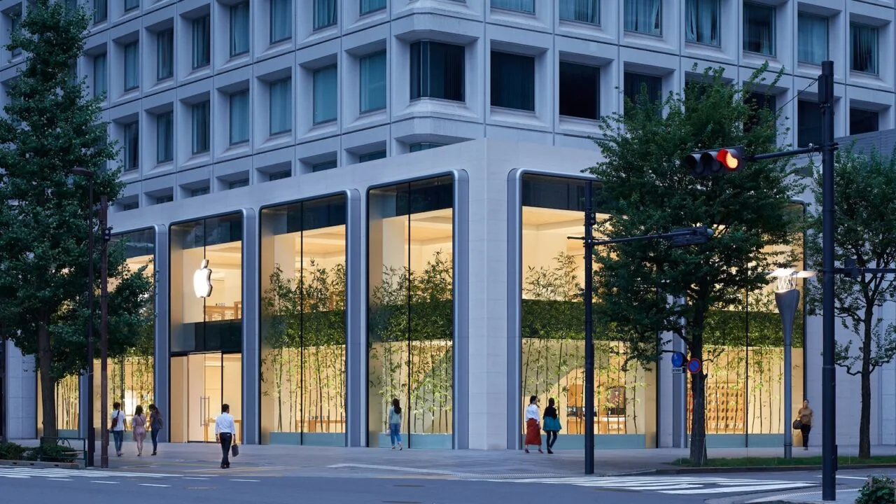 Illuminated Apple Store at a Tokyo intersection, as Redburn bases its Apple price target on expected iPhone sales