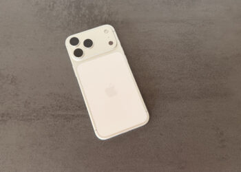 Back of a silver iPhone 17 Pro Max on a dark surface – for its successor, iPhone 18 Pro material costs are expected to be 38 percent higher