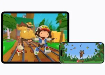 Sneaky Sasquatch running through the crossover level on an iPad and watching birds on an iPhone