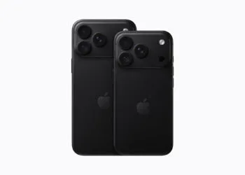 iPhone 18 Pro Max and iPhone 18 Pro in black seen from the back side by side