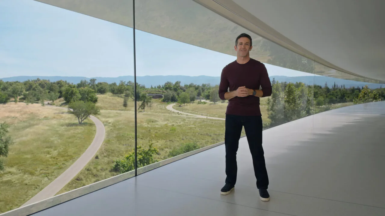 John Ternus in the glass walkway of Apple Park – still from the September keynote, shortly before his interview with Canal+