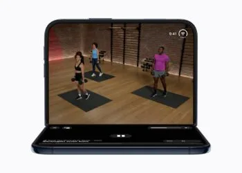 iPhone Duo battery: the half-open iPhone Duo shows a workout video with three people on the upper half and playback controls on the lower half