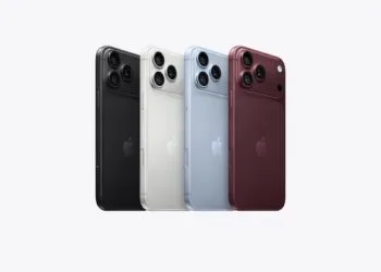 iPhone market share at a record level: the current Pro models in black, white, light blue and burgundy side by side from the back